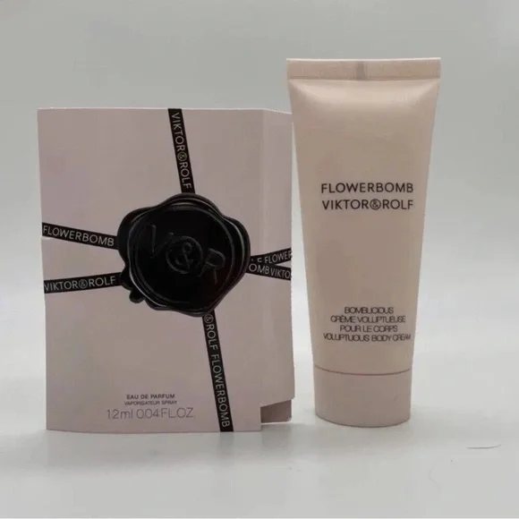 Viktor & Rolf Light Pink Cosmetic Drawstring .Lotions + perfume sample + bag. - Picture 5 of 6